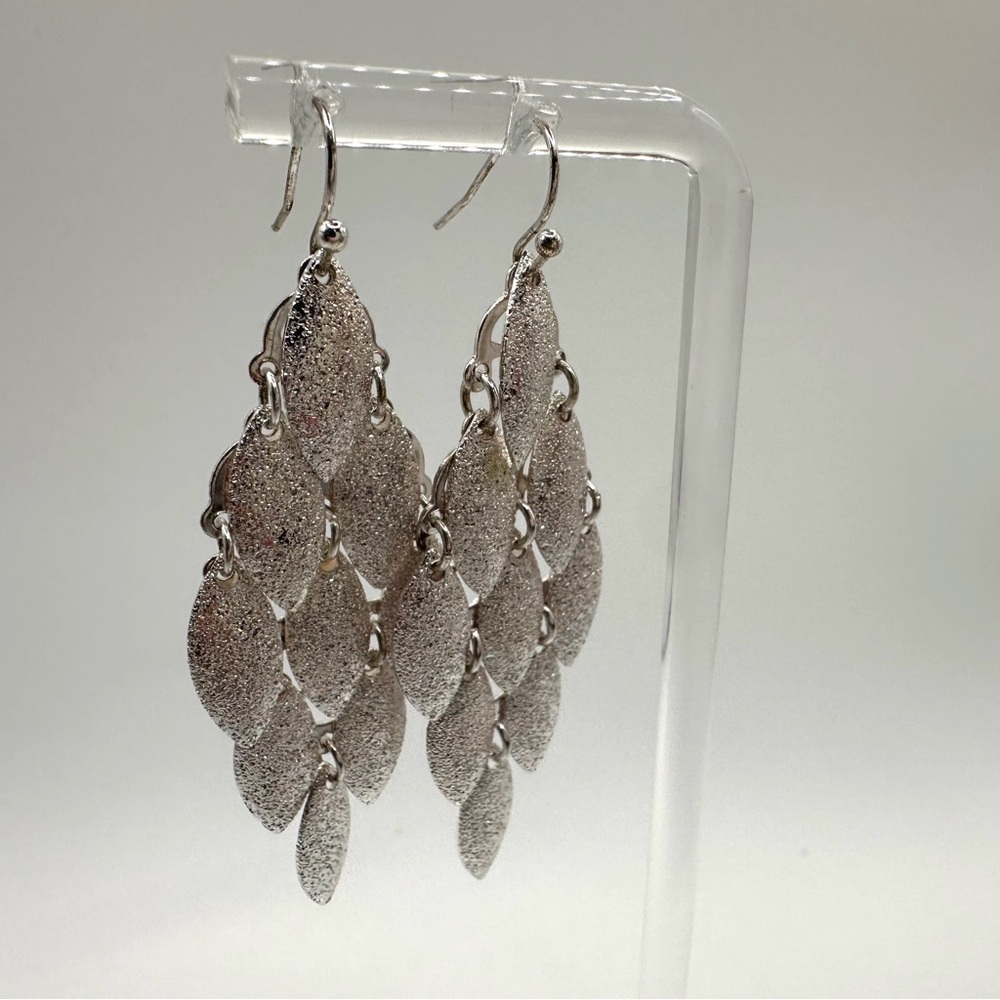 Elegant Silver Dangle Earrings - Picture 3 of 4